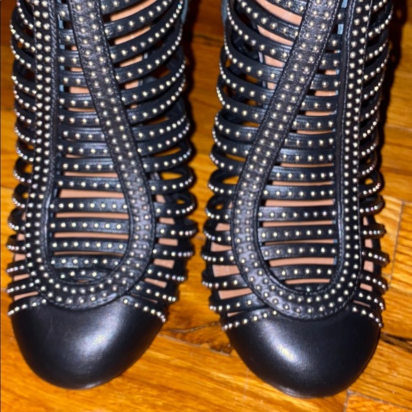 ALAIA STUDDED ANKLE BOOTS - Picture 6 of 8